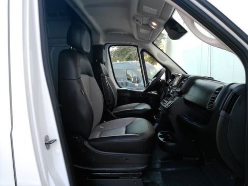 Used 2025 RAM ProMaster 2500 w/ Convenience Group FWD image 16
