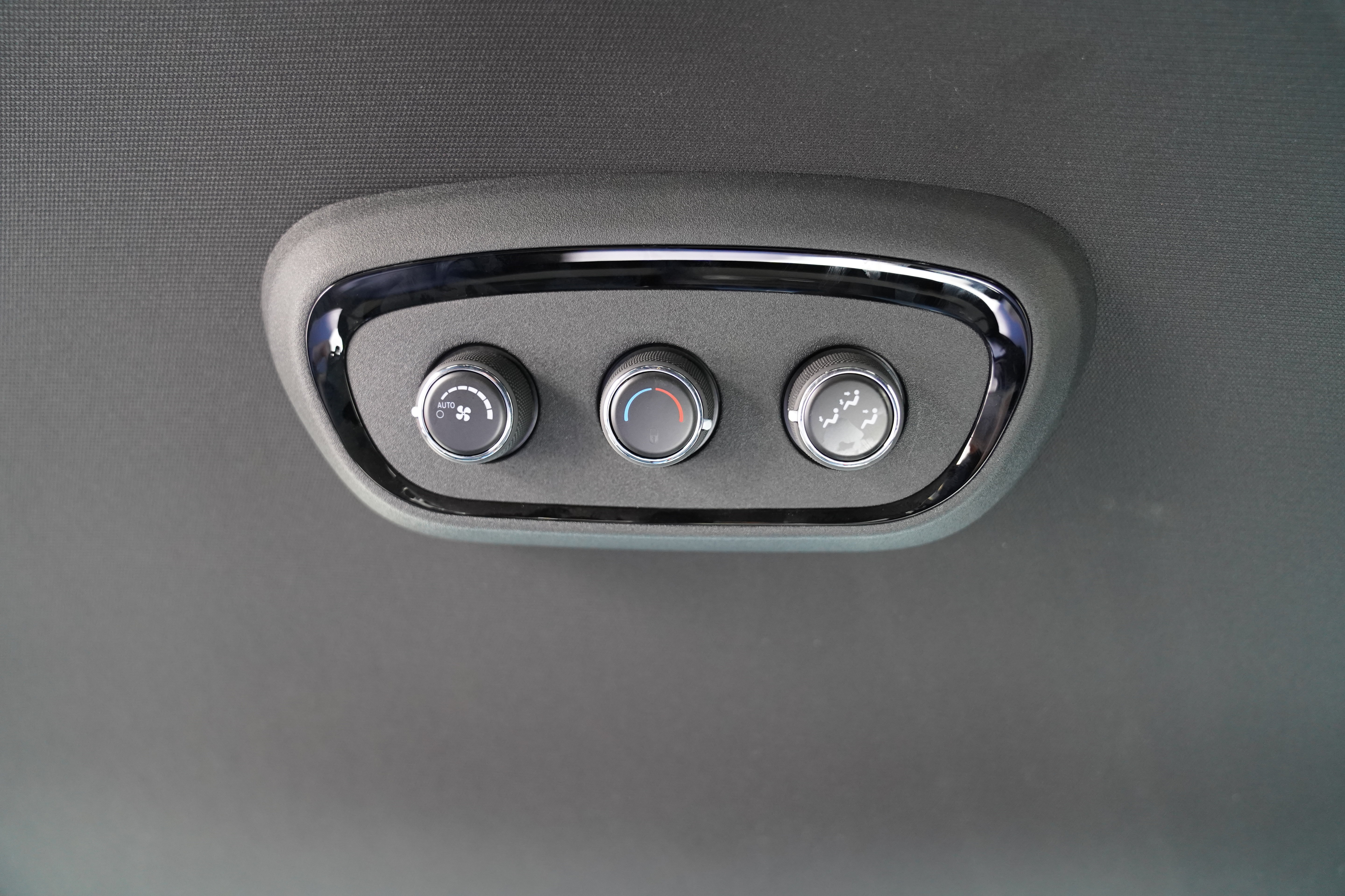 Used 2025 Dodge Durango GT AWD/4WD image 6