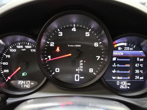 Used 2018 Porsche 718 Cayman RWD image 29
