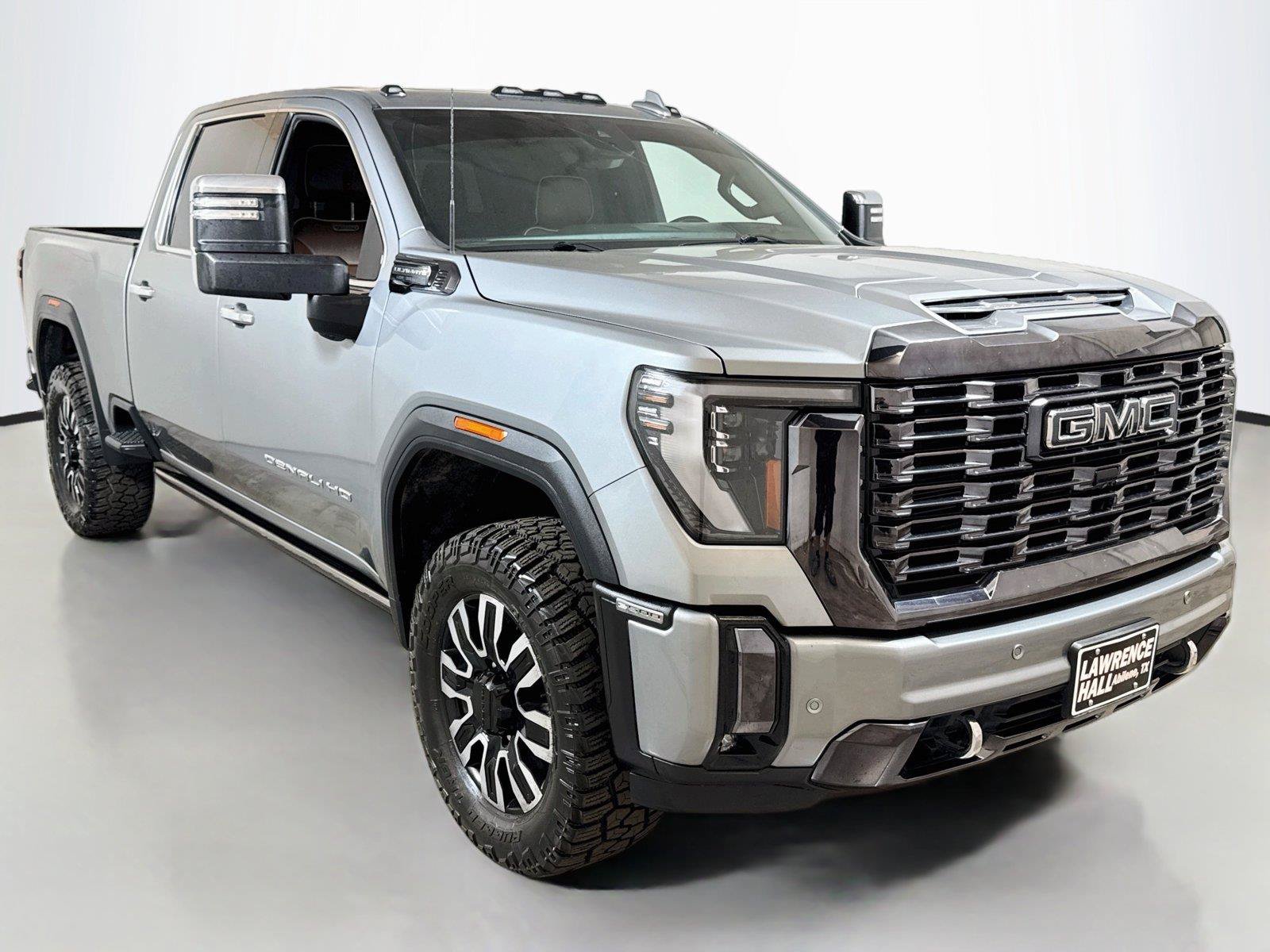 Certified 2024 GMC Sierra 2500 Denali Ultimate AWD/4WD image 3