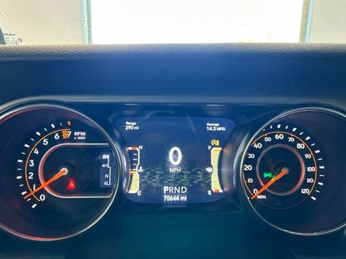 Used 2020 Jeep Gladiator Overland w/ Dual Top Group AWD/4WD image 10