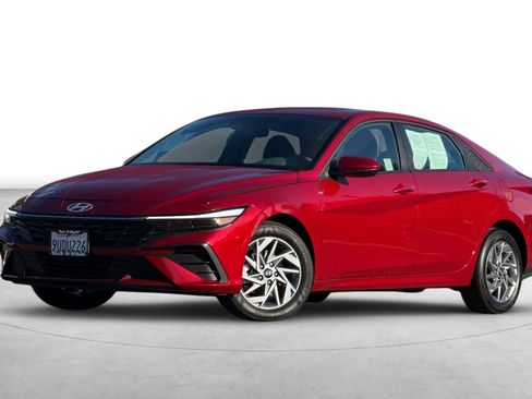 Certified 2025 Hyundai Elantra Blue image 2