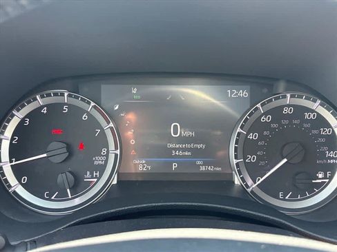 Used 2023 Toyota Highlander XLE FWD image 12