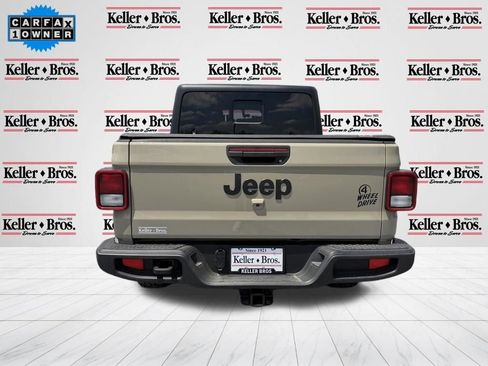 Used 2022 Jeep Gladiator Sport AWD/4WD image 6