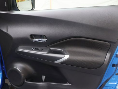 Used 2023 Nissan Kicks SV image 12