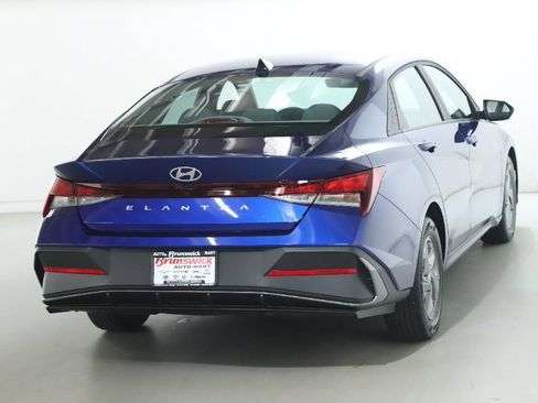 Used 2024 Hyundai Elantra SE FWD image 46