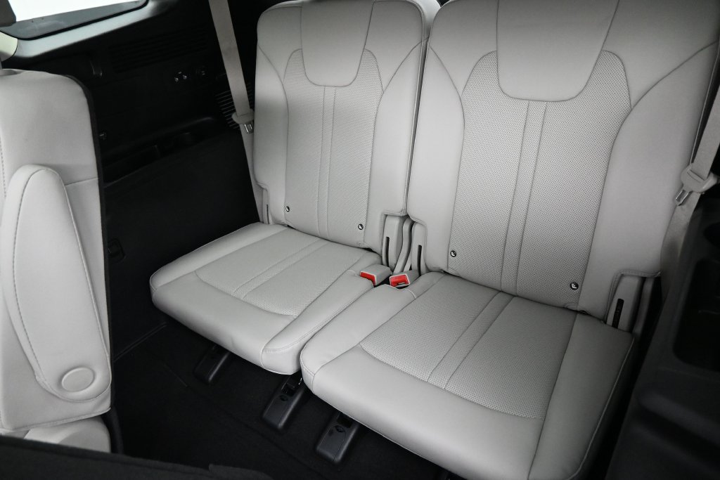 Used 2023 Kia Sorento SX Prestige w/ Panoramic Sunroof Package AWD/4WD image 29
