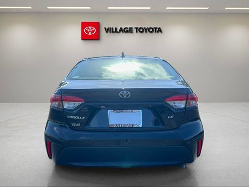Certified 2022 Toyota Corolla LE FWD image 4