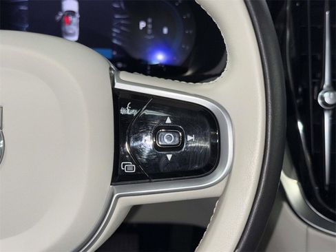 Used 2023 Volvo S60 B5 Plus image 28