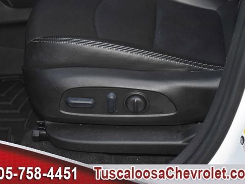 Used 2022 GMC Terrain SLT w/ Infotainment Package II image 22