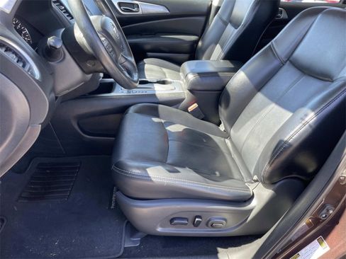 Used 2019 Nissan Pathfinder SL image 21