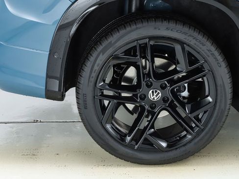 New 2026 Volkswagen Tiguan SE R-Line image 13