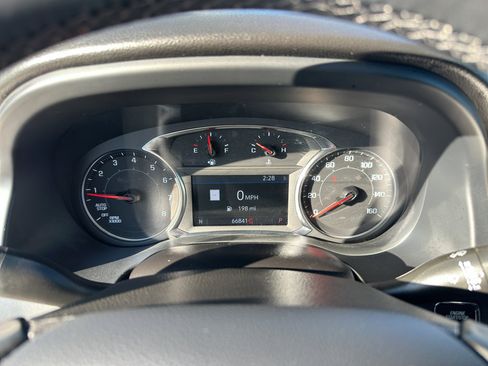 Used 2023 GMC Acadia SLT image 18