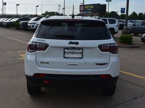 Used 2025 Jeep Compass Trailhawk AWD/4WD image 6