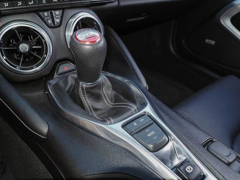 Used 2016 Chevrolet Camaro SS RWD image 15