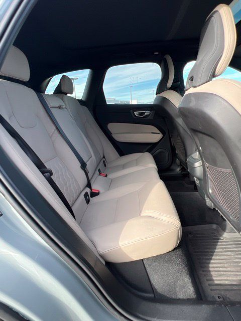 Used 2026 Volvo XC60 B5 Plus AWD/4WD image 33