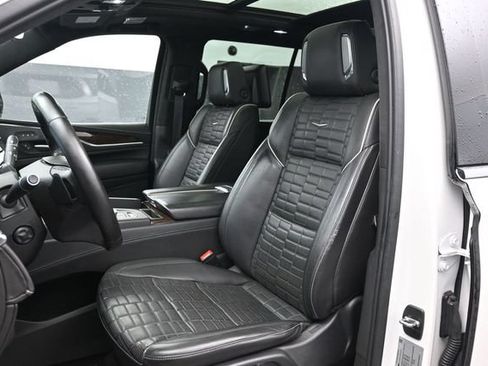 Used 2021 Cadillac Escalade Premium Luxury Platinum RWD image 5