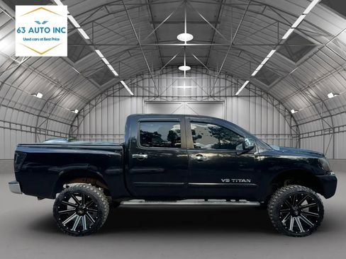 Used 2005 Nissan Titan LE AWD/4WD image 6
