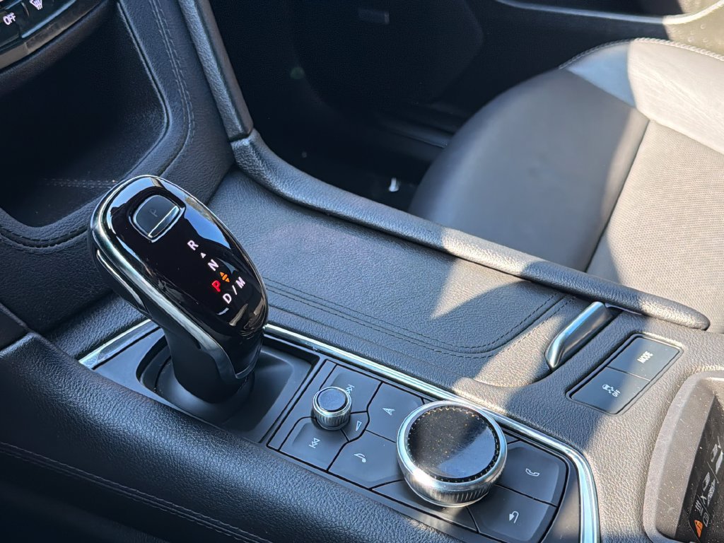 Used 2024 Cadillac XT5 Sportv w/ Technology Package AWD/4WD image 10
