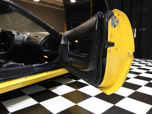 Used 1990 Chevrolet Corvette ZR-1 RWD image 36