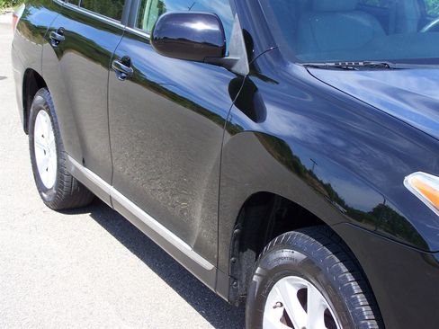 Used 2012 Toyota Highlander SE w/ Tow Pkg AWD/4WD image 35