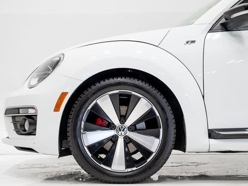 Used 2015 Volkswagen Beetle R-Line FWD image 25