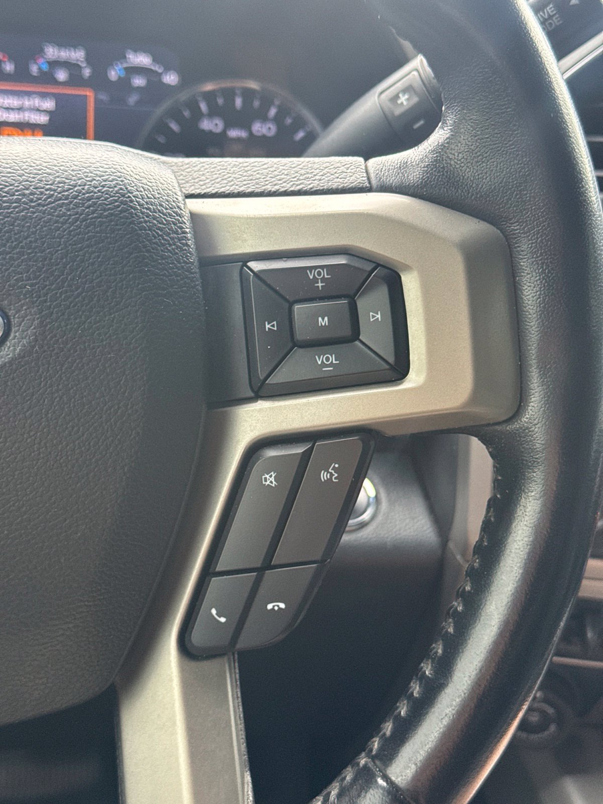 Used 2022 Ford F350 Lariat w/ Lariat Ultimate Package AWD/4WD image 26