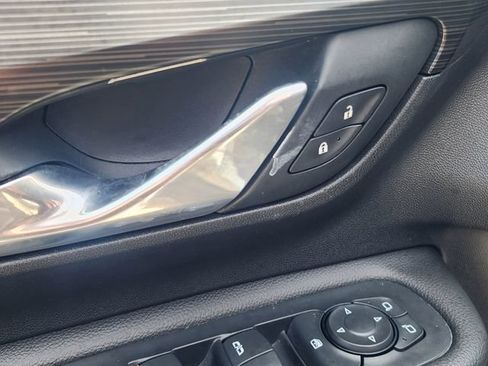 Used 2022 GMC Terrain SLE w/ LPO, Floor Liner Package FWD image 12