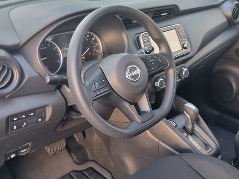 Used 2024 Nissan Kicks S image 9
