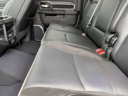 Used 2024 RAM 2500 Laramie w/ Night Edition image 34