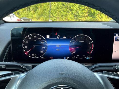 Certified 2024 Mercedes-Benz GLB 250 image 6