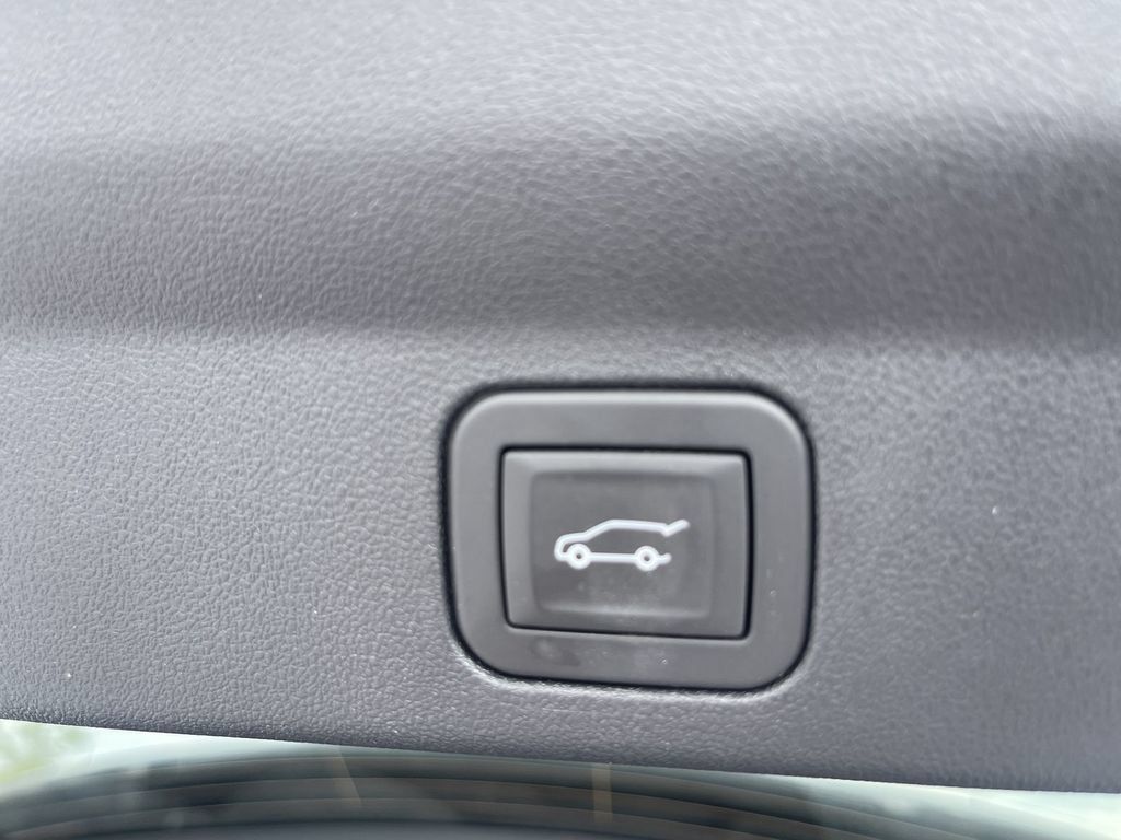 Certified 2025 Cadillac Escalade IQ Sport 2 AWD/4WD image 5