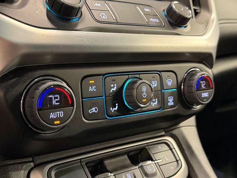 Used 2023 GMC Acadia SLT w/ Elevation Edition AWD/4WD image 20