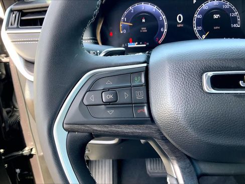 Used 2025 Jeep Grand Cherokee L Limited w/ Luxury Tech Group II image 23