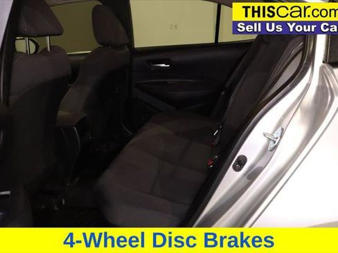 Used 2021 Toyota Corolla LE image 11