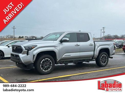 Certified 2025 Toyota Tacoma TRD Sport image 1