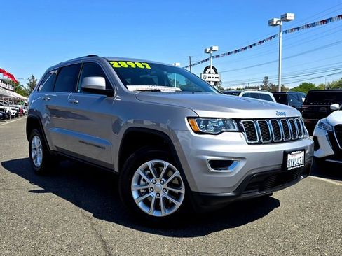 Certified 2021 Jeep Grand Cherokee Laredo X image 1