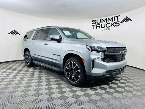 Used 2024 Chevrolet Suburban RST w/ Luxury Package AWD/4WD image 2