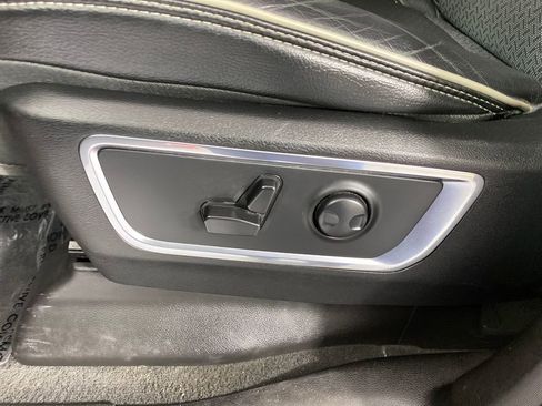 Used 2024 RAM 1500 Laramie image 8