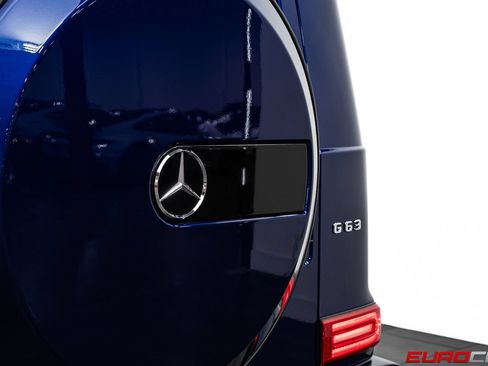 Used 2022 Mercedes-Benz G 63 AMG 4MATIC w/ G Manufaktur Interior Package image 19