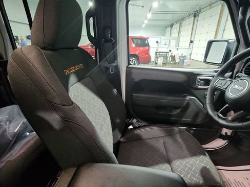New 2026 Jeep Gladiator Mojave w/ Steel Bumper Group AWD/4WD image 13