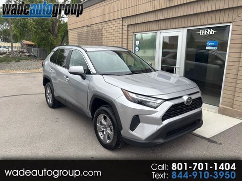 Used 2025 Toyota RAV4 XLE AWD/4WD image 1