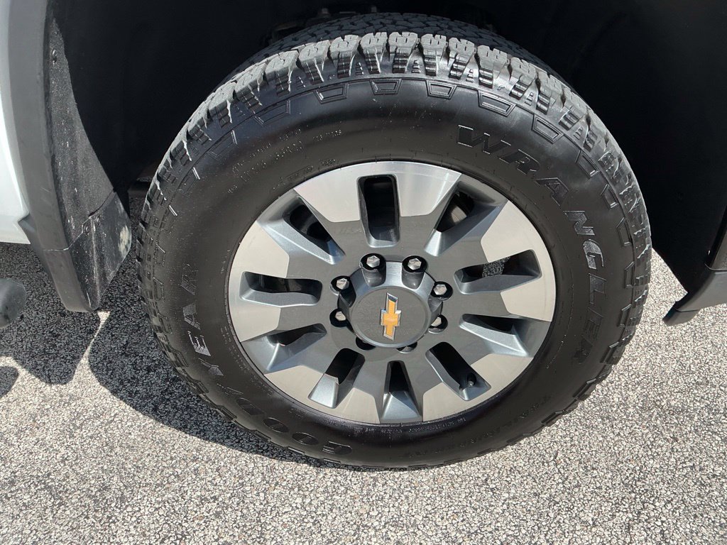 Used 2025 Chevrolet Silverado 2500 Custom w/ Custom Value Package AWD/4WD image 14