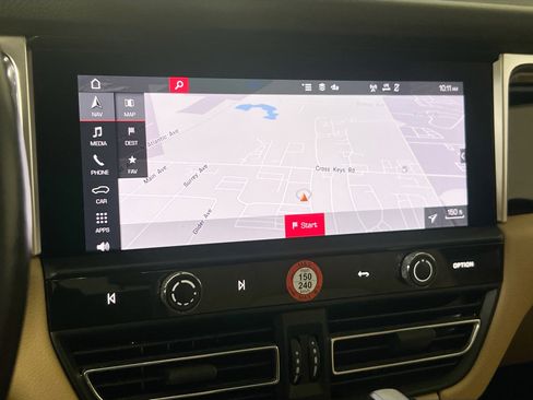 Used 2022 Porsche Macan image 13