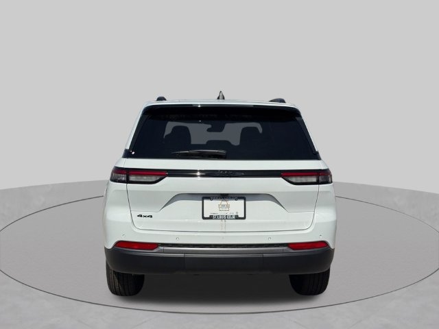 New 2027 Jeep Grand Cherokee Altitude AWD/4WD image 4