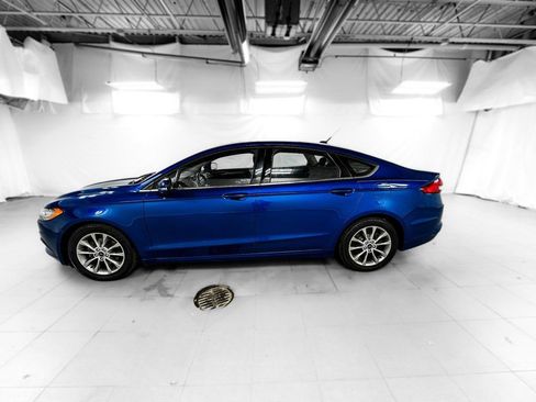 Used 2017 Ford Fusion SE image 3