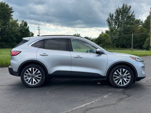 Used 2020 Ford Escape Titanium AWD/4WD image 4