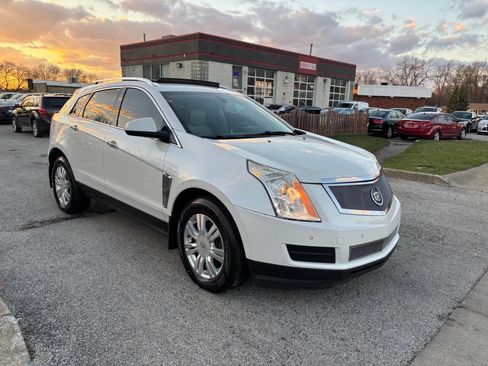Used 2013 Cadillac SRX Luxury image 1
