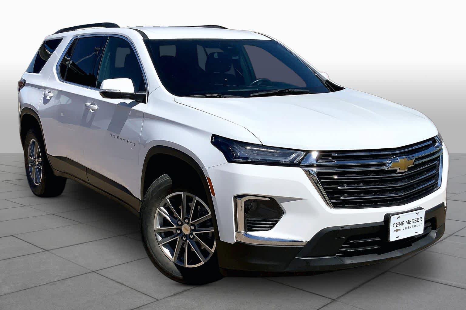 Used 2022 Chevrolet Traverse LT FWD image 3