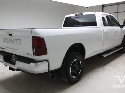 Used 2025 RAM 3500 Laramie AWD/4WD image 4